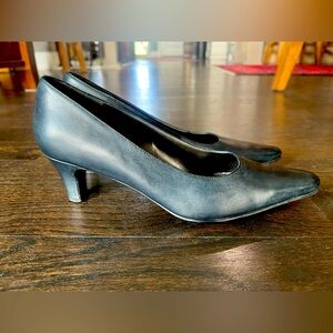 Naturalizer women’s pumps for sale